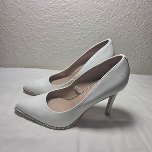 BCBGeneration White Pointed Toe Pumps Silver Beaded Trim Stiletto Heels Size 7.5